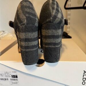 No. 6 Women's Black and Gray Heeled Boots